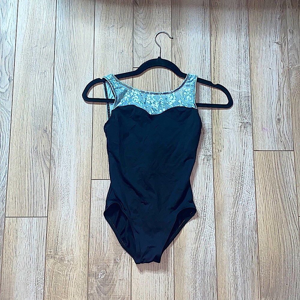 Ainsliewear leotard with decorative light blue!